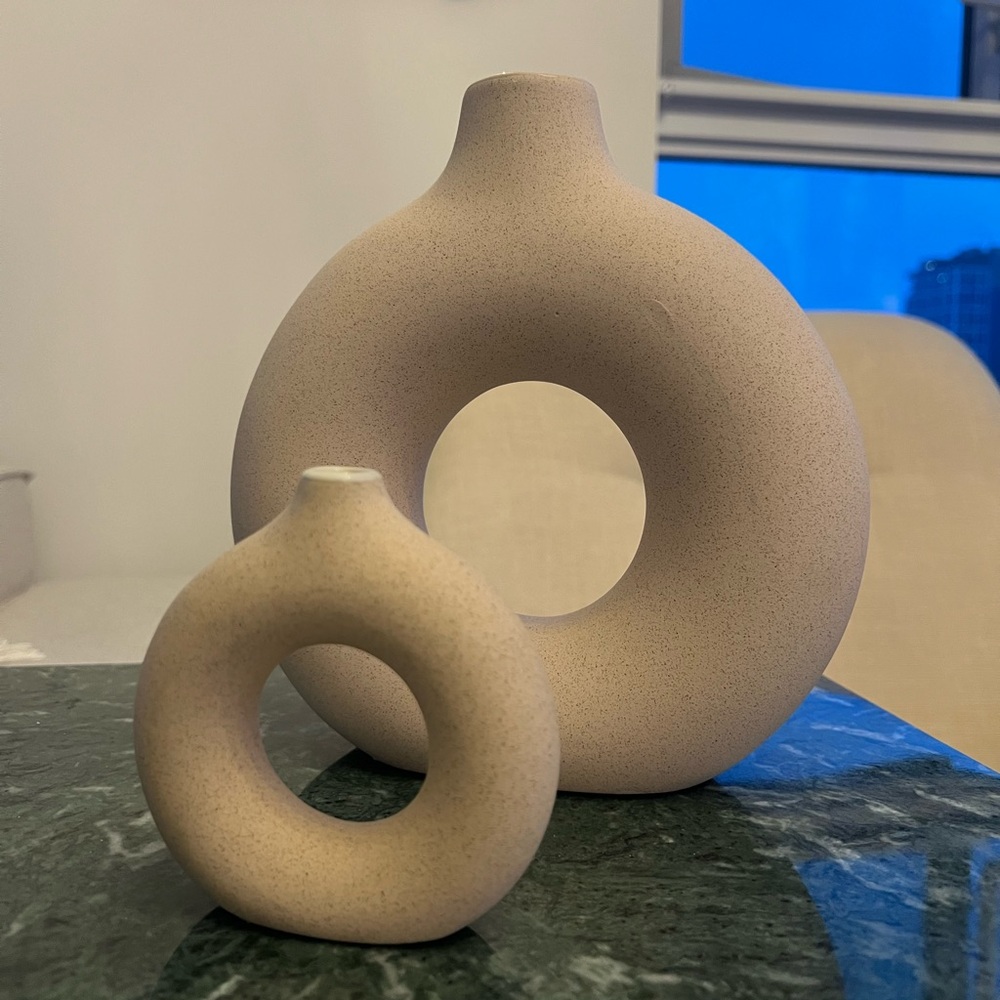 Set of 2 Ceramic Vases